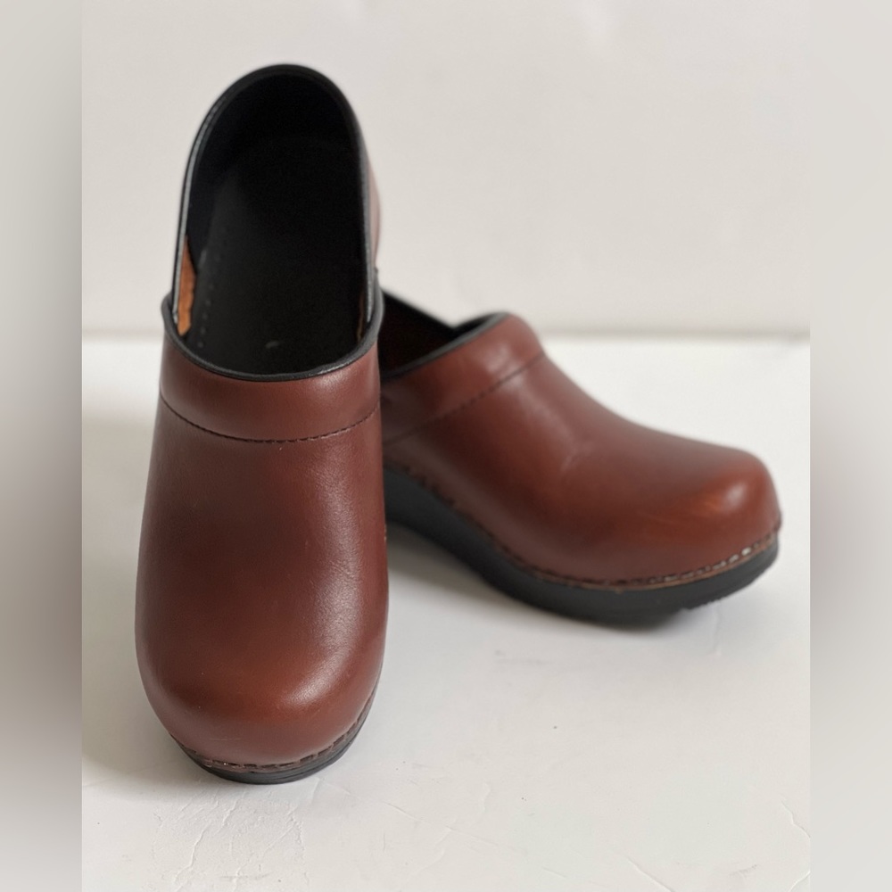 Sanita , the original Danish Clogs, leather, brown,size 39(7.5-8), Slip On